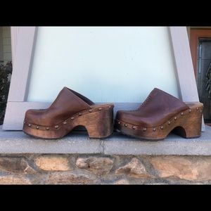 🌸BUNDLE AND SAVE🌸 Super cute clogs